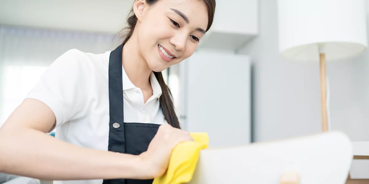 How To Make Your Office Space Smell Good And Fresh?